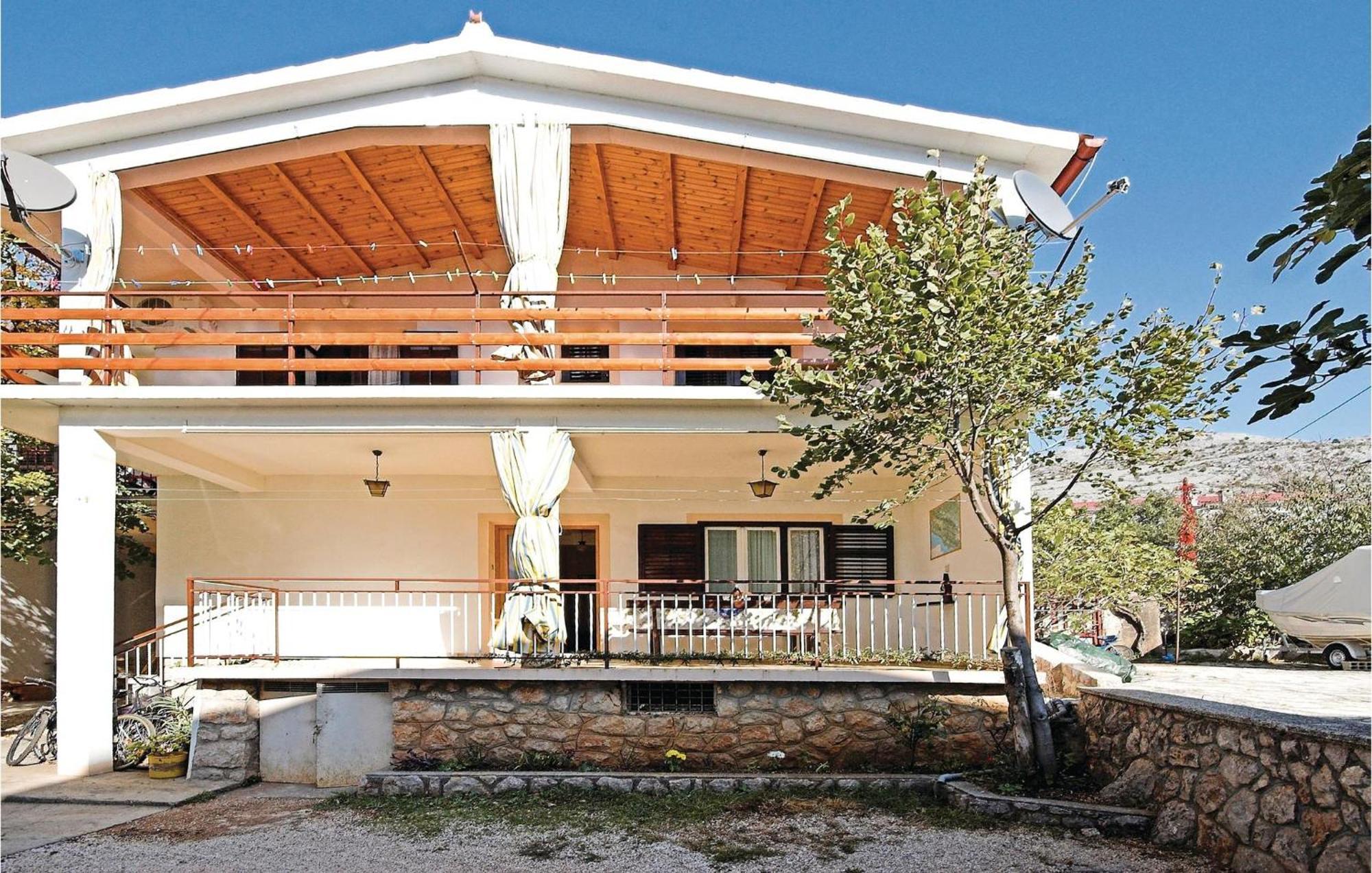 4 Bedroom Awesome Apartment In Starigrad Exterior foto